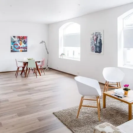 Apartment Free Parking Space, 2 Bed Room, Short Walk To Brosundet *