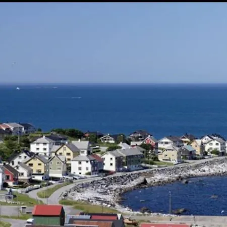 Free Parking Space, 2 Bed Room, Short Walk To Brosundet Appartamento *