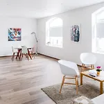 アパート Free Parking Space, 2 Bed Room, Short Walk To Brosundet *